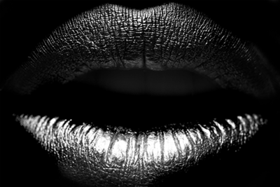 Silver touch | Fotokunst zilveren lippen