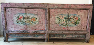 Chinees dressoir roze, beschilderd