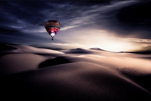 The-balloon-in-the-desert