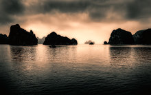 Bay-of-Halong-islands-Vietnam